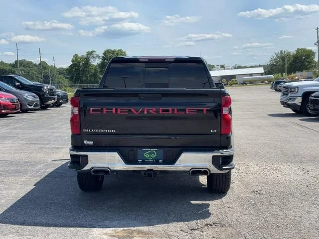 Used 2020 BLACK Chevrolet LT image 4