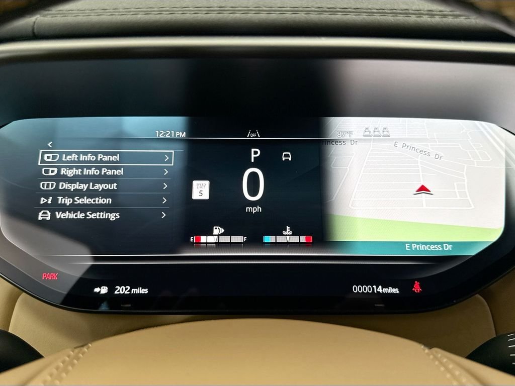 New 2026 Santorini Black Land Rover Dynamic SE image 33