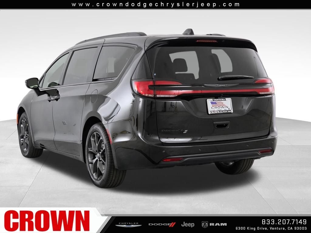 New 2026 Diamond Black Crystal Pearl-Coat Exterior Paint Chrysler Select image 6