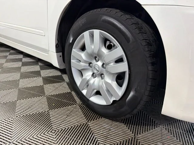 Used 2011 Nissan Altima S with VIN 1N4AL2AP7BN476504 for sale in Shakopee, Minnesota