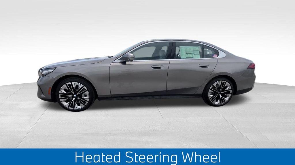 New 2026 Oxide Grey Metallic BMW 530i xDrive image 9