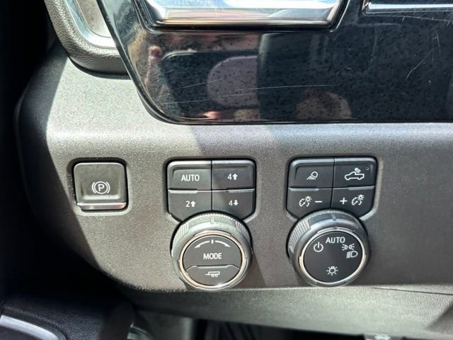 Used 2022 Summit White Chevrolet LT image 33