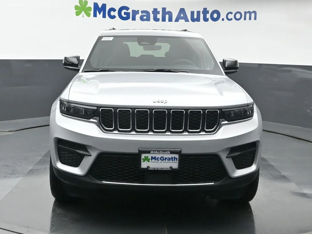 New 2025 Silver Jeep Laredo X image 5