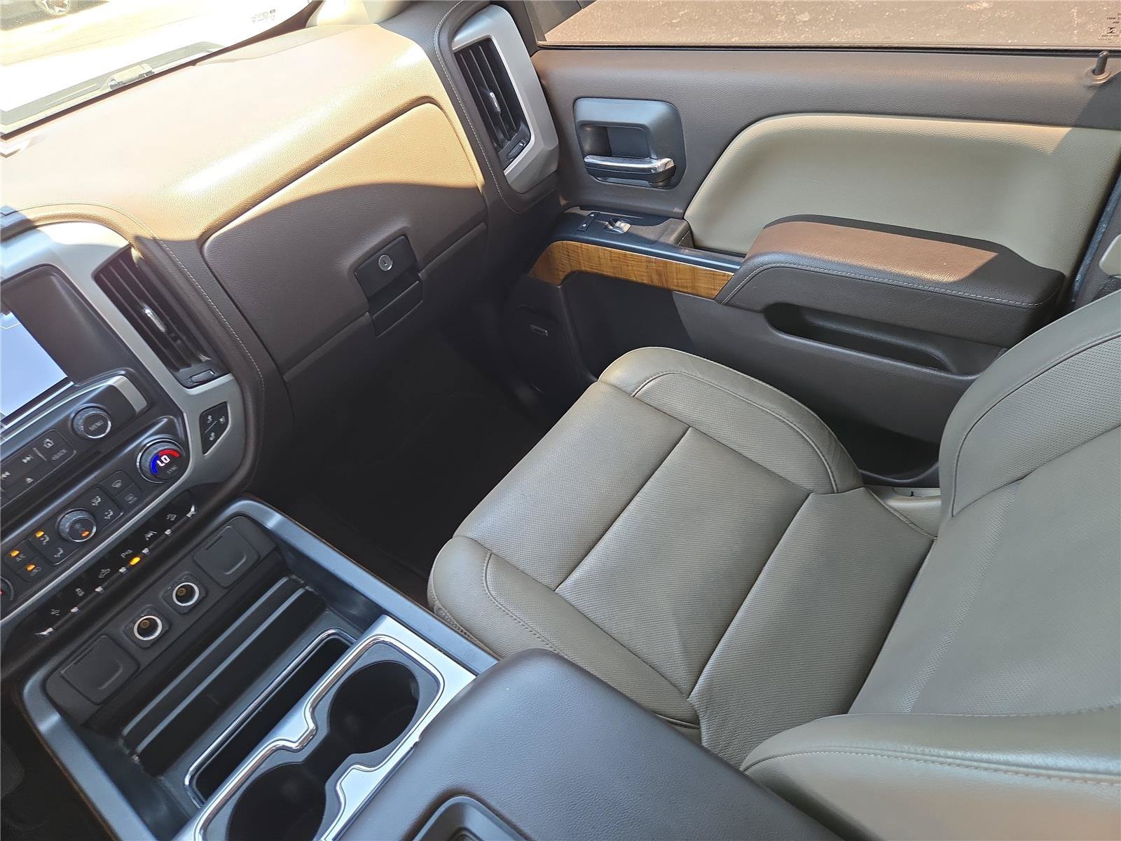 Used 2018 White GMC SLT image 12