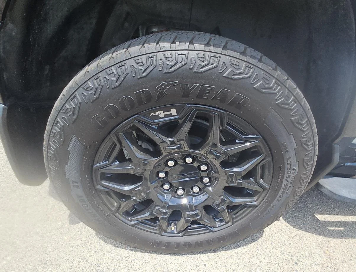 Used 2024 Interstellar White GMC 2X image 22