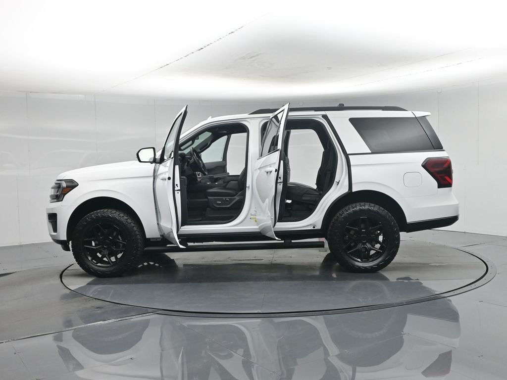 Used 2024 White Ford Limited image 4