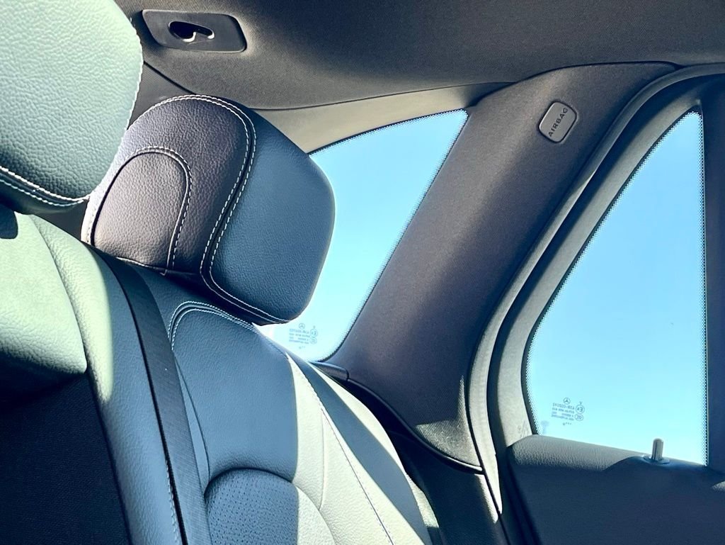 Certified Used 2022  Mercedes-Benz GLC 300 image 23