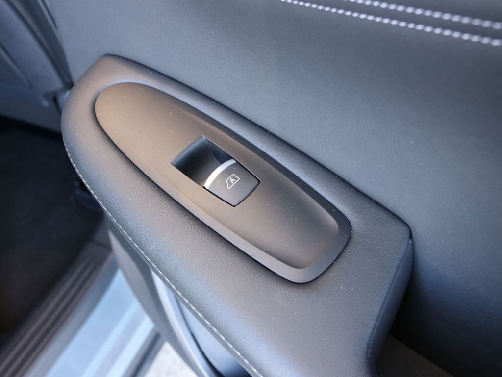 Certified Used 2025 Gray INFINITI LUXE image 27