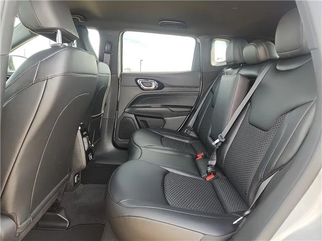 New 2026 PSE Silver Zyni Jeep LATITUDE ALTITUDE 4X4 image 8