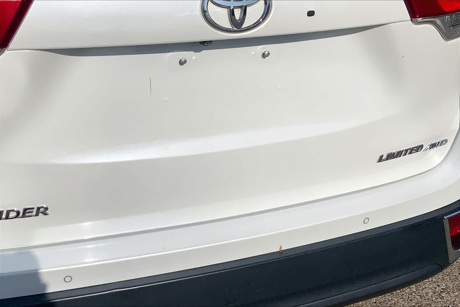 Used 2019 Blizzard Pearl Toyota Limited image 31