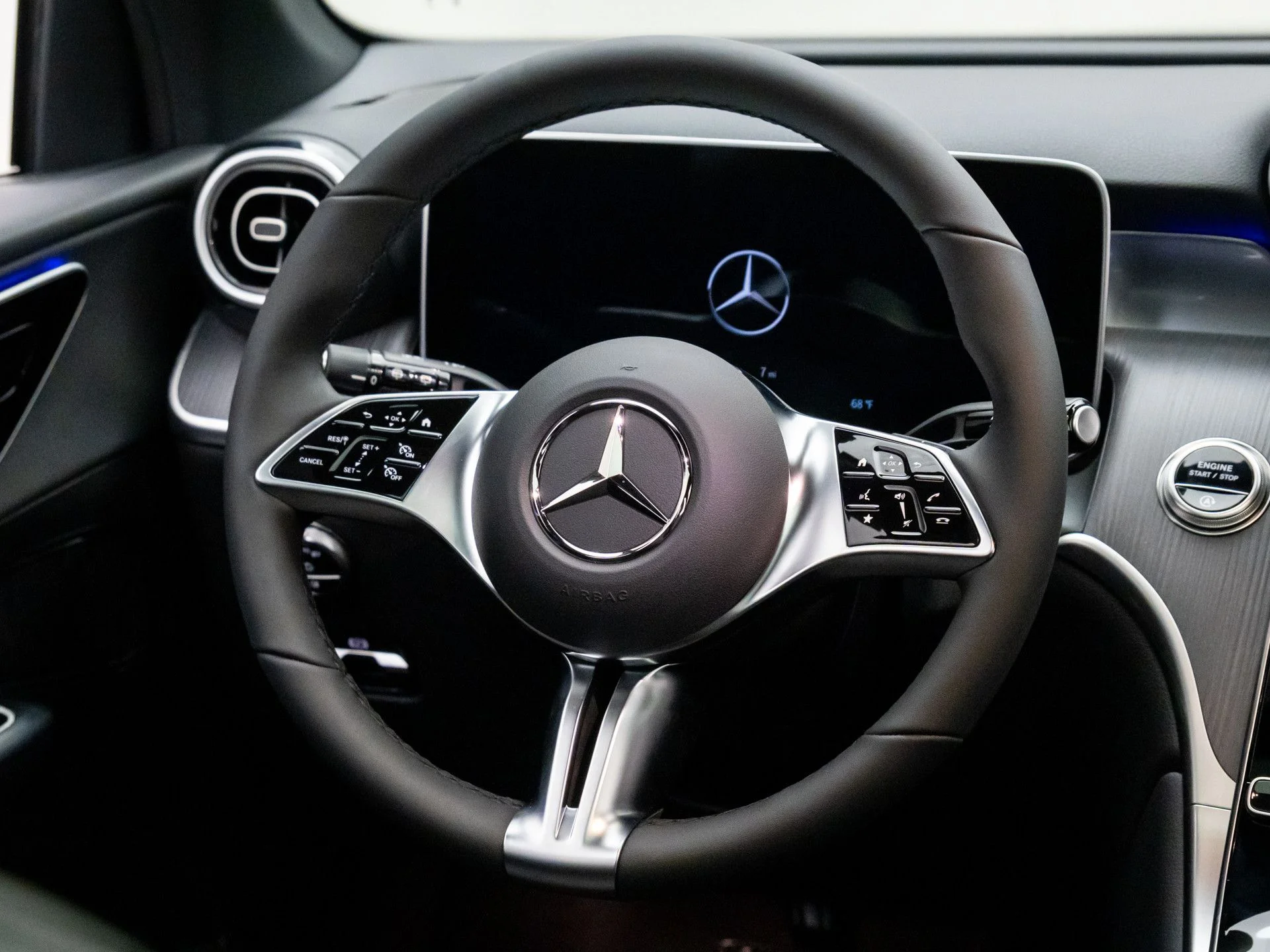 New 2026 Black Mercedes-Benz GLC 300 image 10