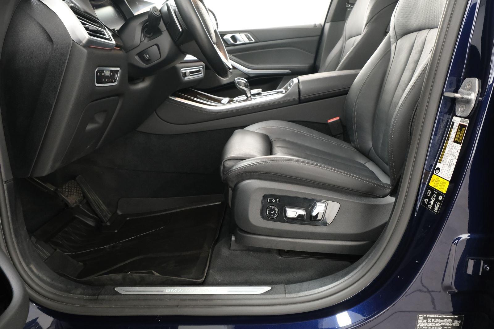 Used 2020 Tanzanite Blue II Metallic BMW xDrive40i image 31