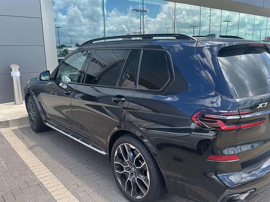 Used 2024 Black Sapphire Metallic BMW xDrive40i image 6