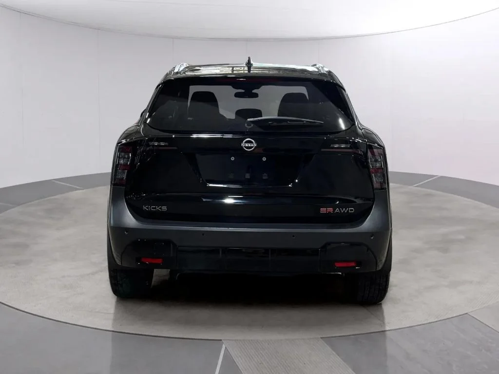 Certified Used 2025 Super Black Nissan SR image 4
