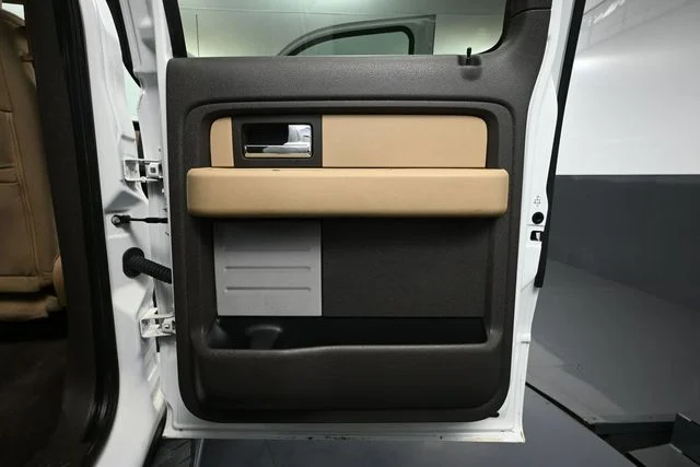 Used 2013 White Ford XLT image 27