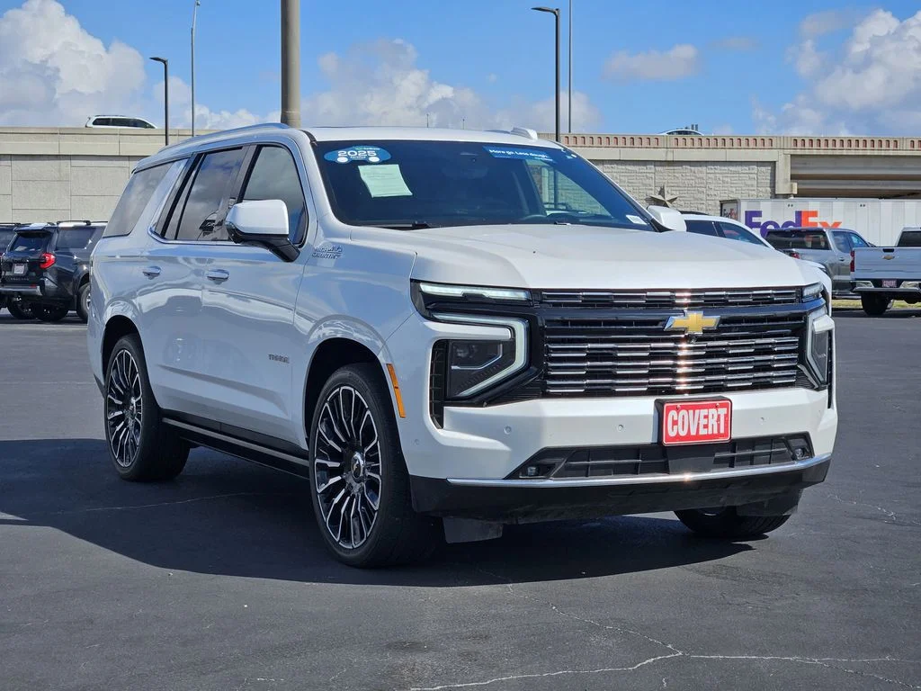 Used 2025 Beige Chevrolet High Country image 3