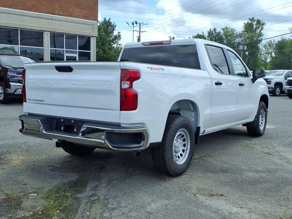 New 2026 Summit White Chevrolet WT image 2