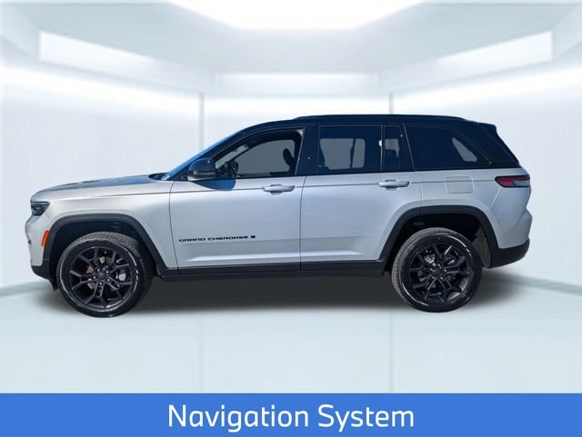 New 2025 Silver Zynith Exterior Paint Jeep Limited image 2