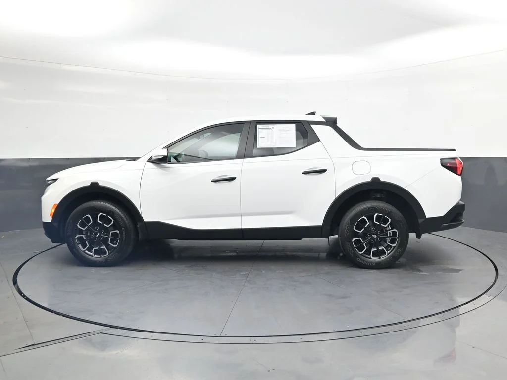 Used 2023 White Hyundai SEL image 12