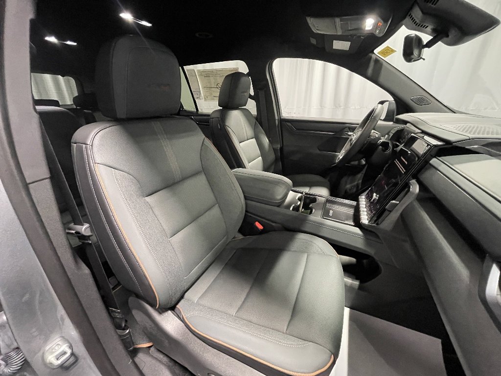 2025 GMC Acadia AT4 - Photo 21