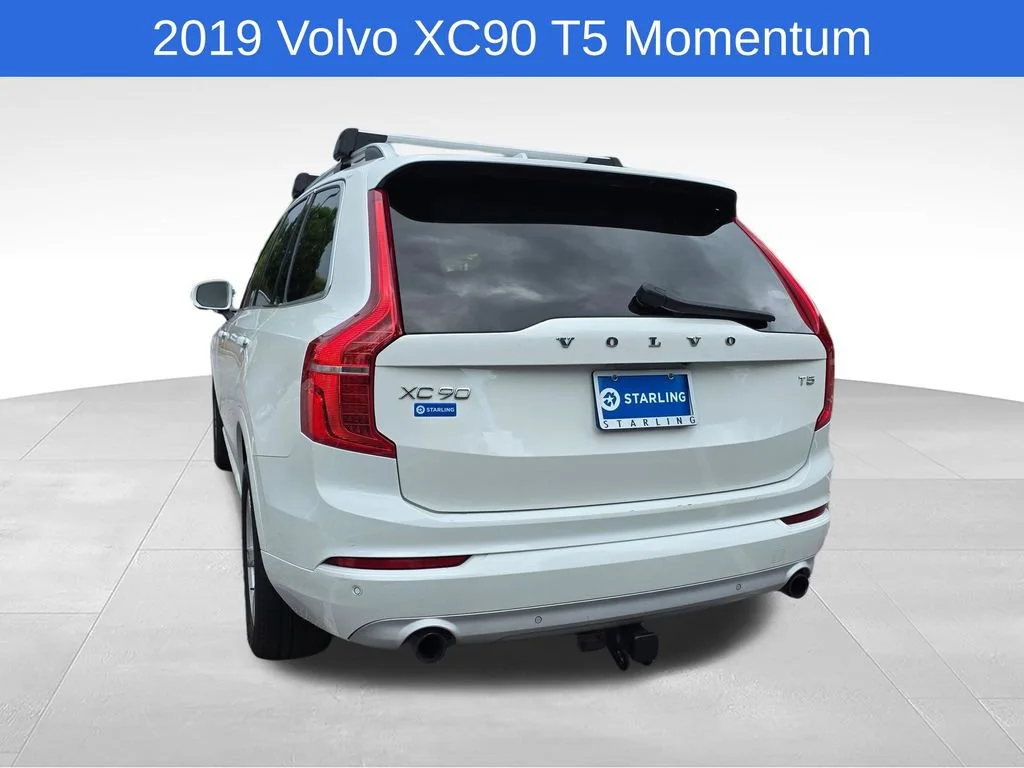 Used 2019 White Volvo T5 Momentum image 8