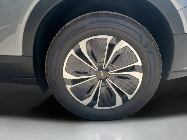 New 2025 Sterling Gray Metallic Chevrolet LT image 11