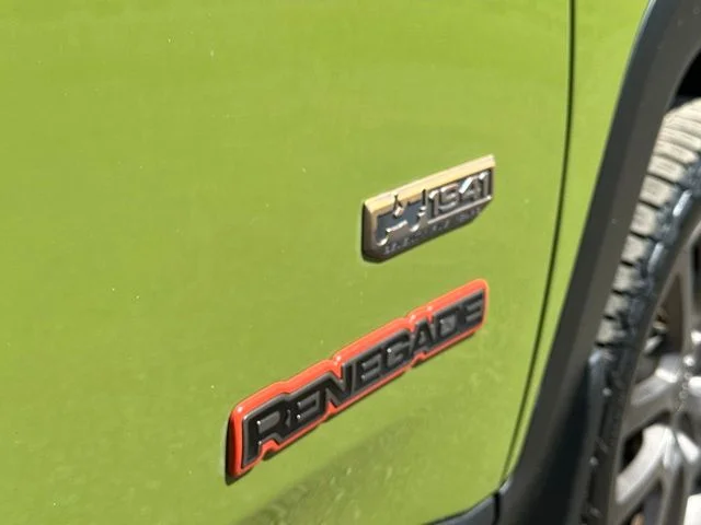 Used 2016 Jungle Green Jeep Latitude image 36