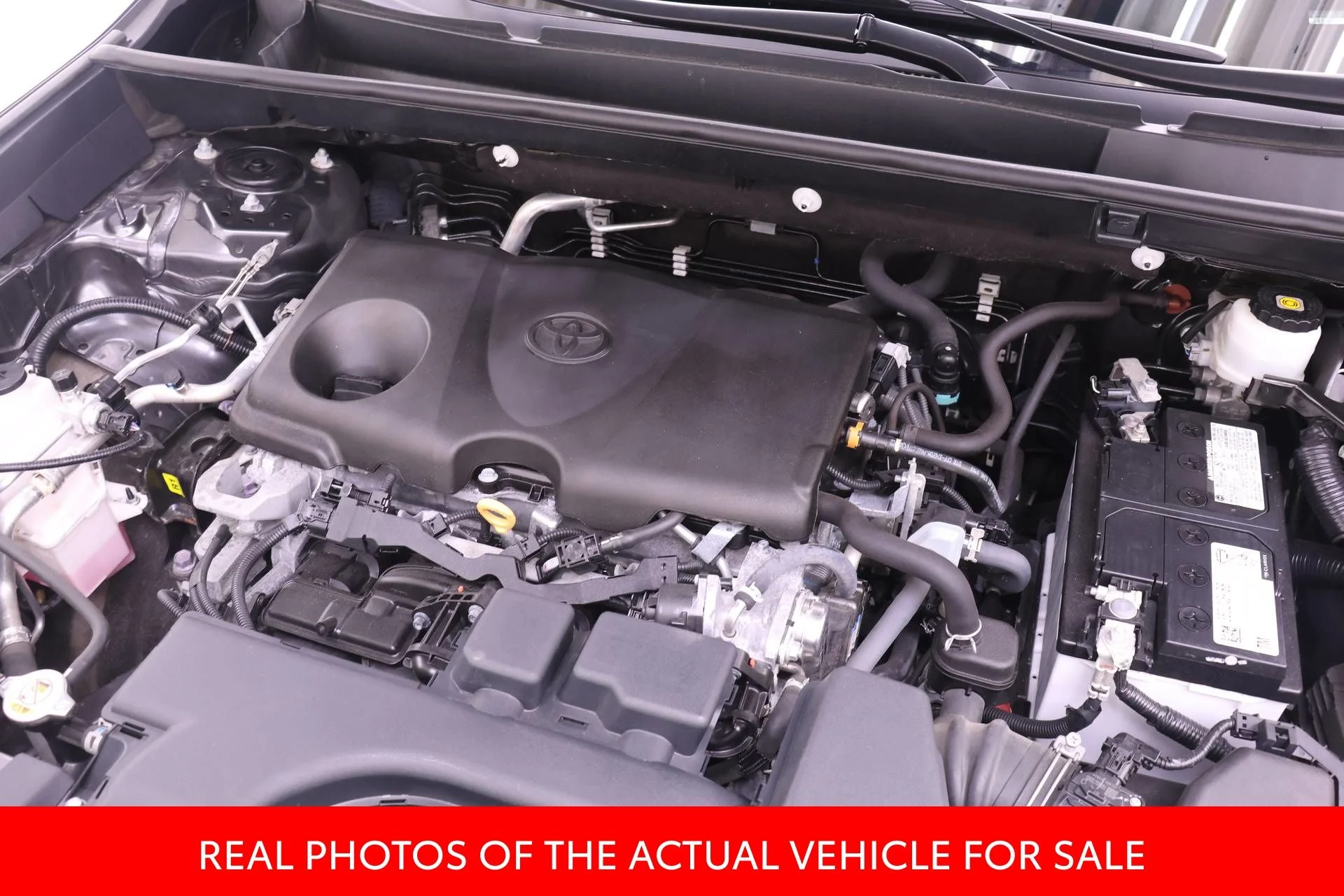 2023 Toyota RAV4 LE - Photo 17
