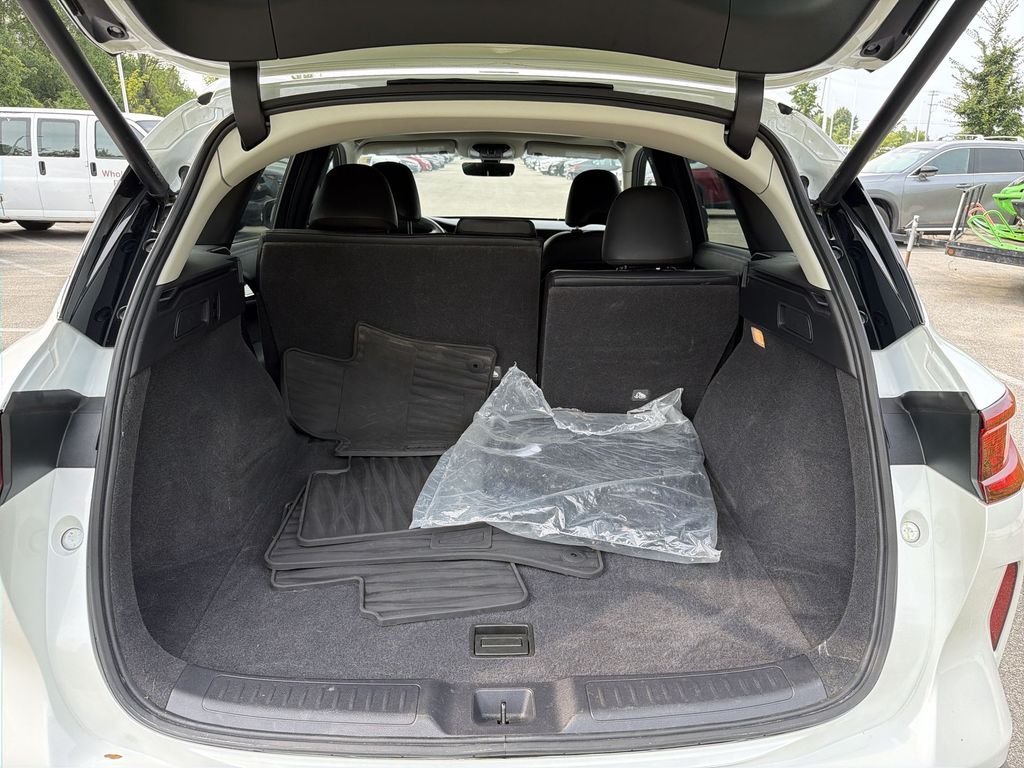 Certified Used 2023 Radiant White INFINITI LUXE image 21