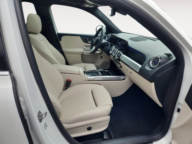 Used 2025 White Mercedes-Benz GLB 250 image 15