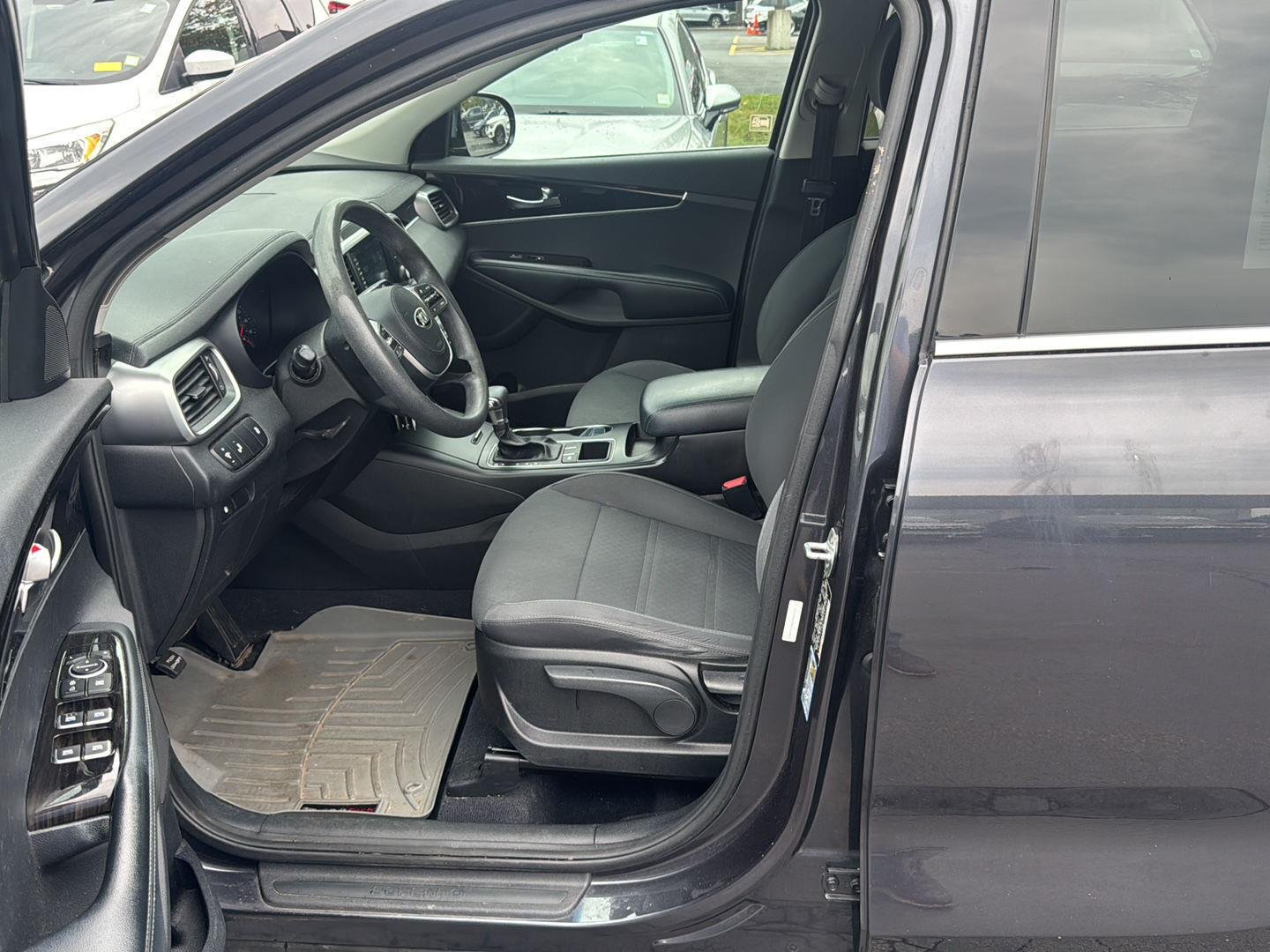 Used 2019 Platinum Graphite Kia LX image 9