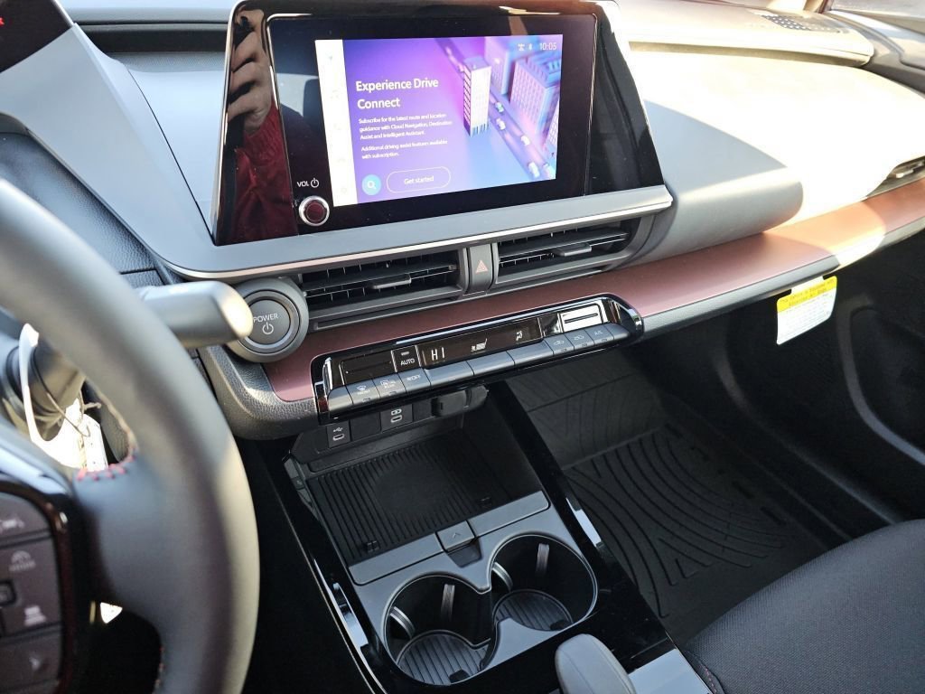 2026 Toyota Prius Plug-in Hybrid SE - Photo 31
