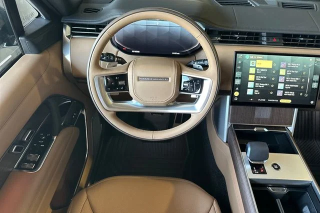 New 2026 British Racing Green Land Rover Autobiography image 13