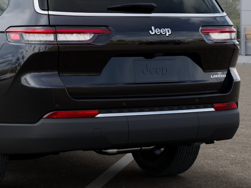 New 2026 Diamond Black Crystal Pearl-Coat Exterior Paint Jeep Laredo image 39