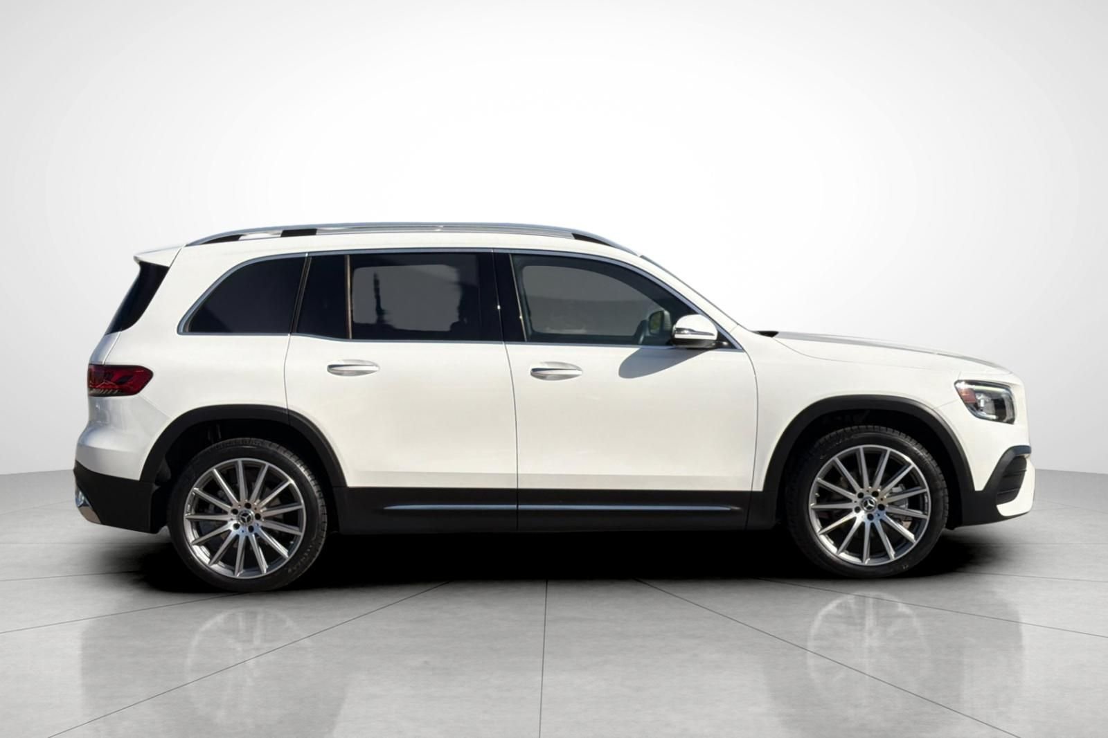Certified Used 2022 White Mercedes-Benz GLB 250 image 32