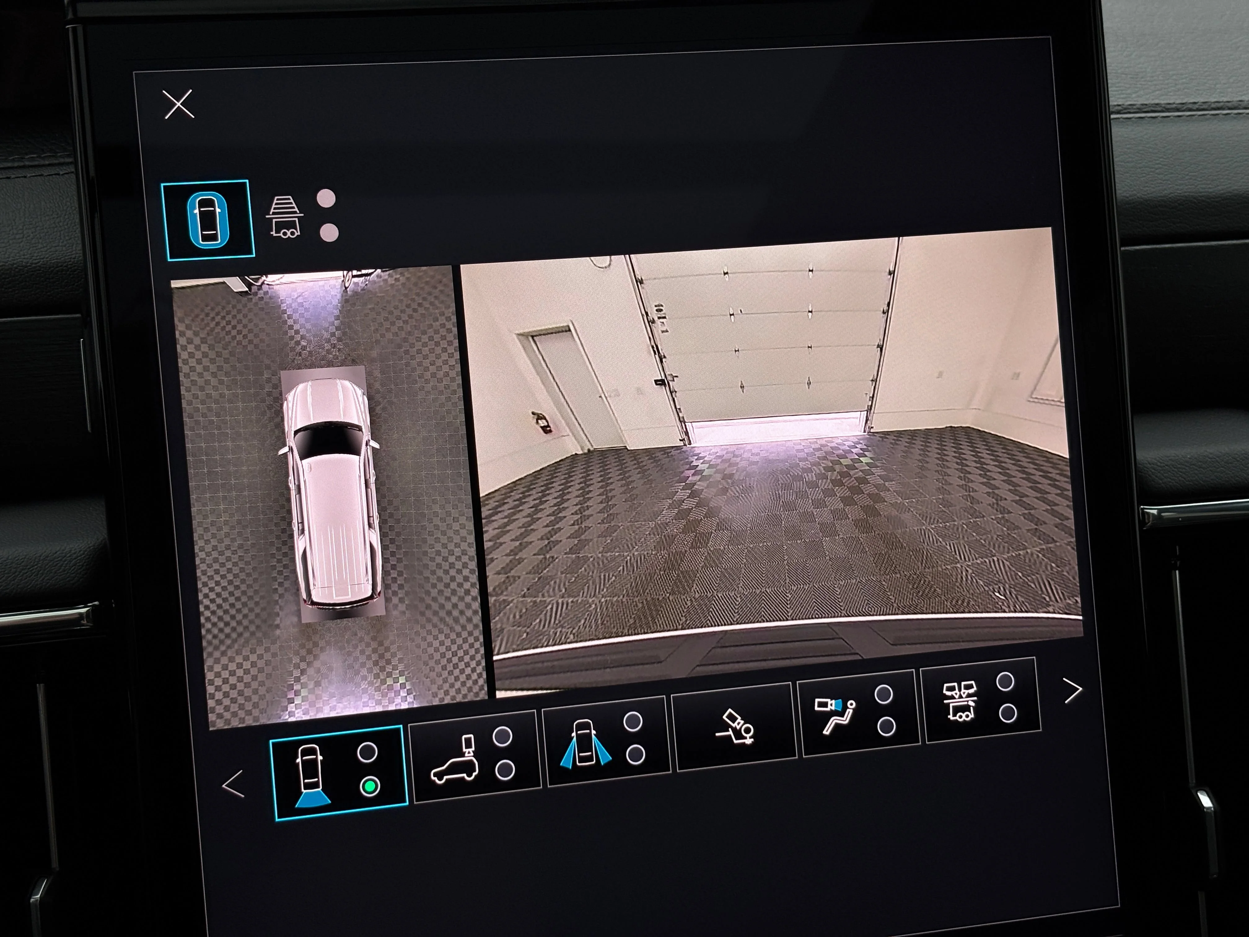 2026 GMC Yukon XL Denali - Photo 4
