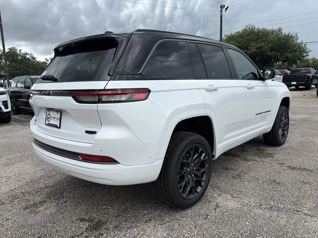 New 2026 Bright White Clear-Coat Exterior Paint Jeep Summit image 6