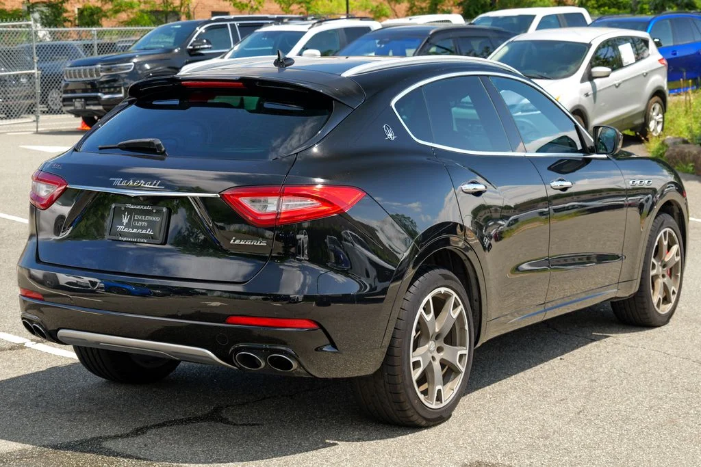 Used 2017  Maserati S image 7
