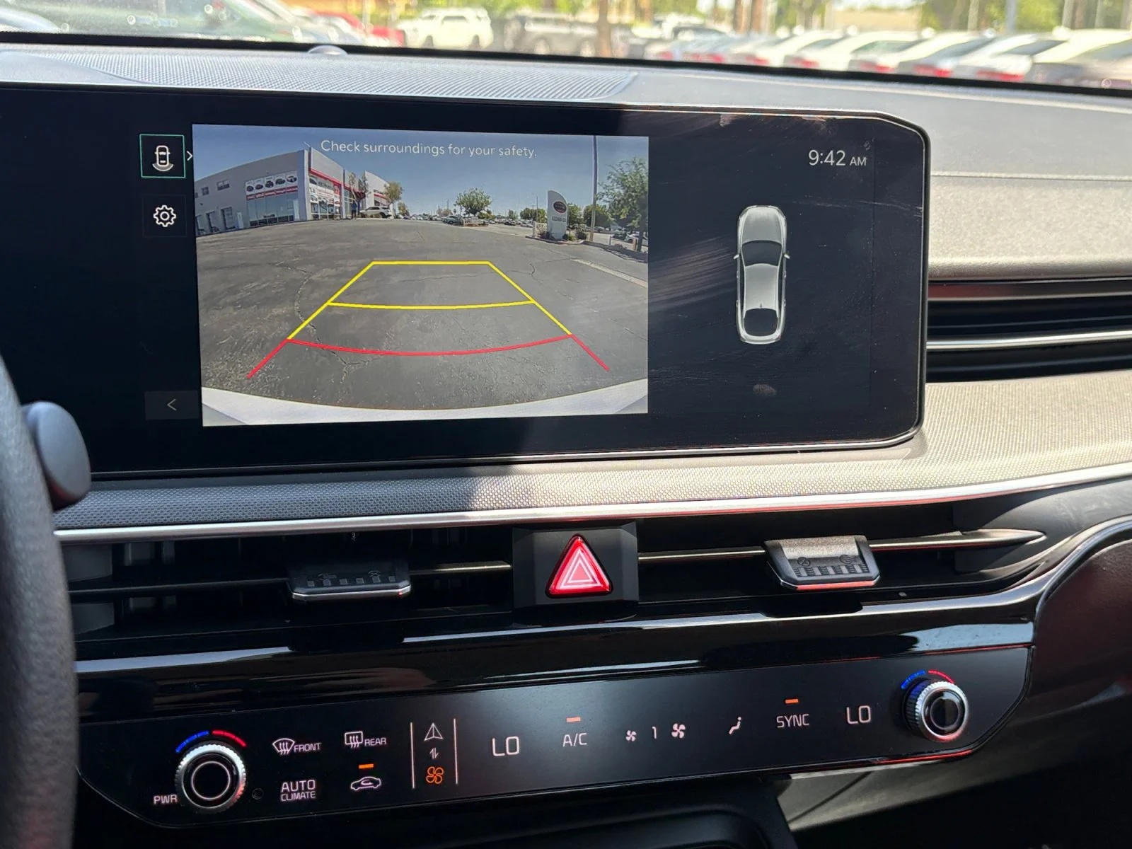 2025 Kia K5 LXS - Photo 25
