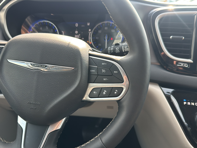 Used 2024 Silver Chrysler Touring L image 17