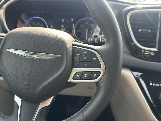Used 2024 Silver Chrysler Touring L image 17