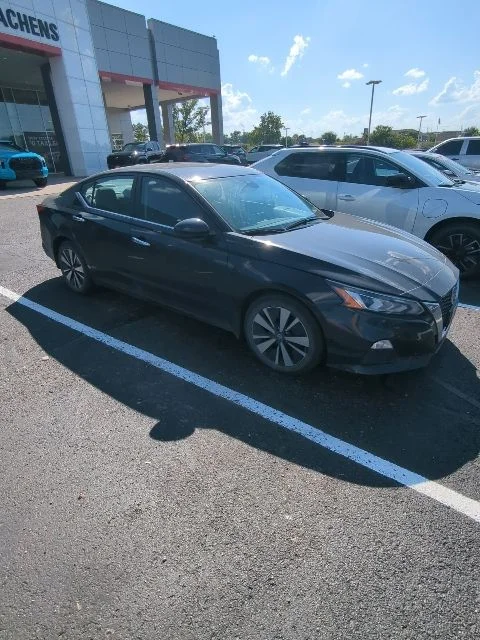 Used 2021 Blue Nissan 2.5 SV image 8