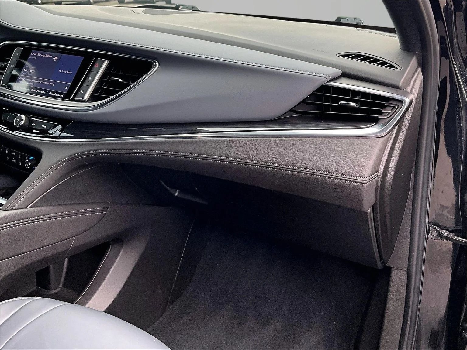 Used 2022 Black Buick Essence image 18