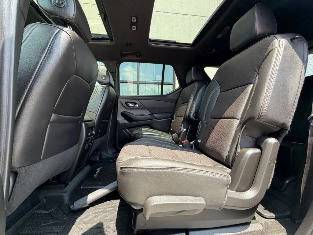 Used 2022 White Chevrolet High Country image 22