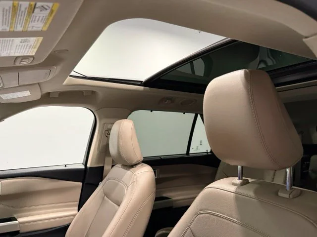 Used 2021 White Ford Limited image 32