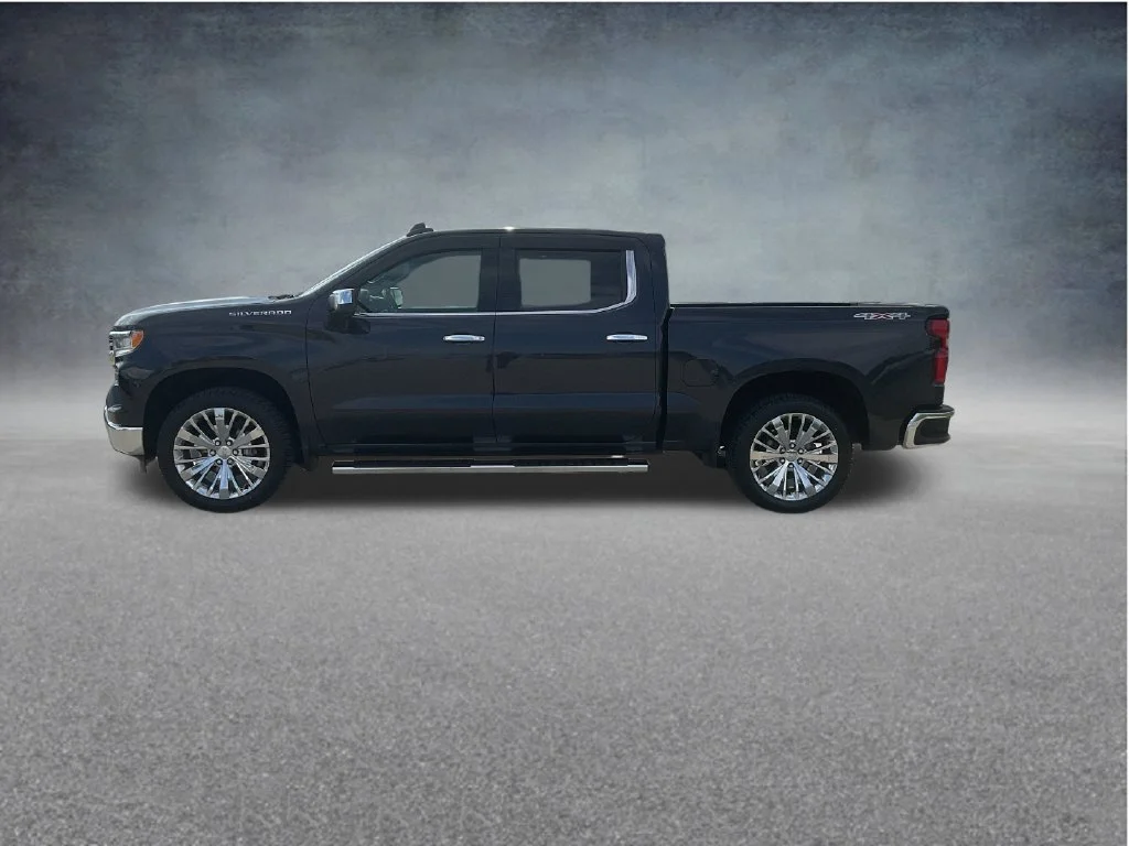 Used 2022 Gray Chevrolet LTZ image 4