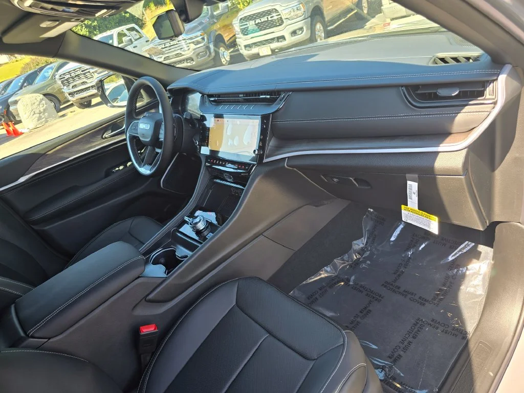 New 2027 Gray Jeep Limited Reserve image 29