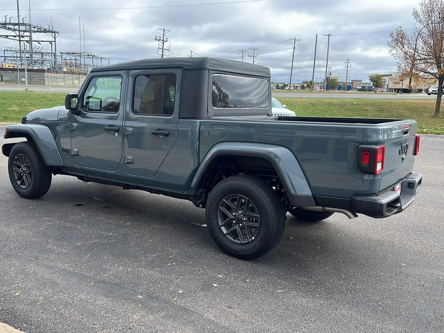 New 2025 Anvil Clear-Coat Exterior Paint Jeep Sport S image 6
