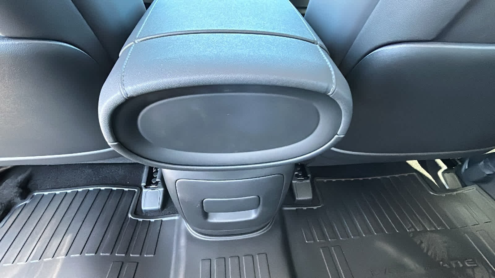 New 2026 Classy Blue Pearl Hyundai Blue SEL Premium 7P image 25