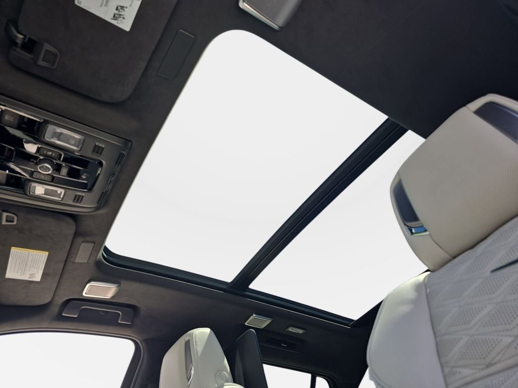 Used 2025 Silver Cadillac V-Series image 35